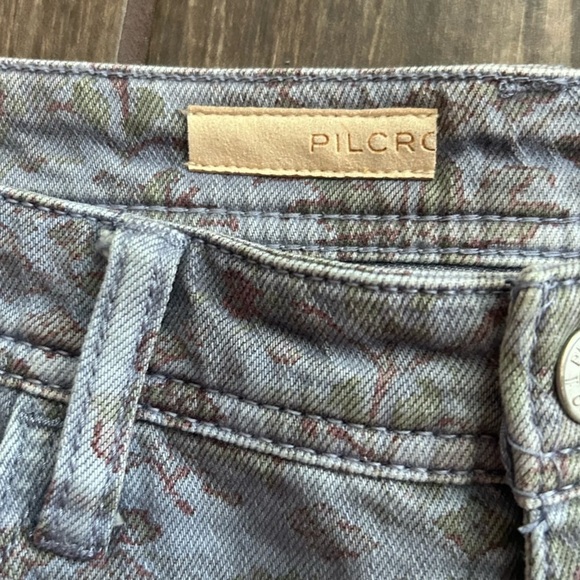 Anthropologie Pilcro Slim Boyfriend Jeans in Floral Print Faded Blue Sz 26 - Picture 8 of 10